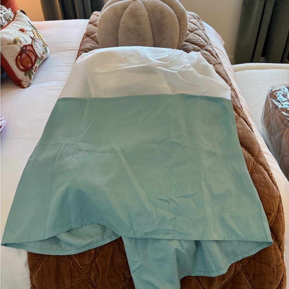 Beautiful turquoise Queen Bedskirt